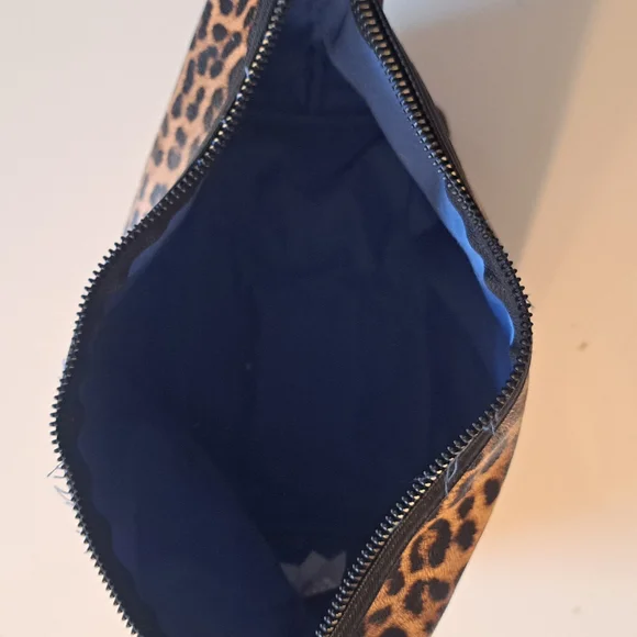 Nicole Miller New York Leopard Print Cosmetic Bag Pouch - Picture 2 of 3